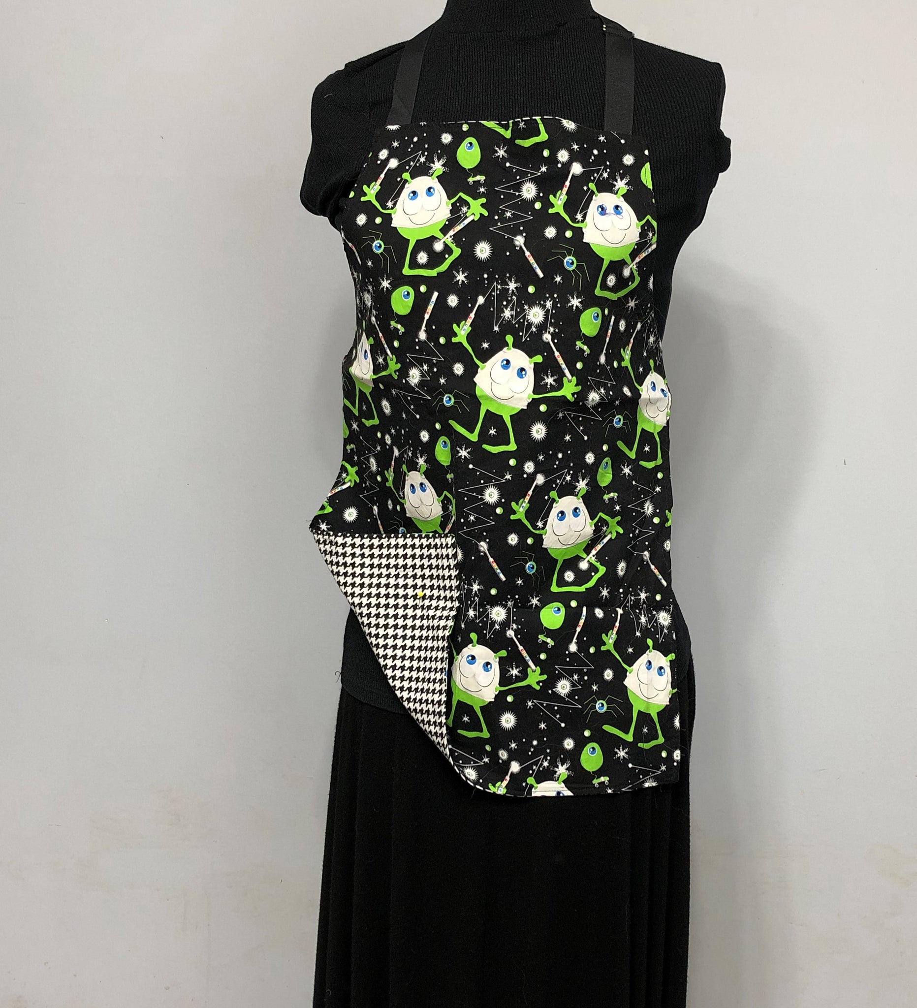 Reversible Childrens Apron - Characters and People